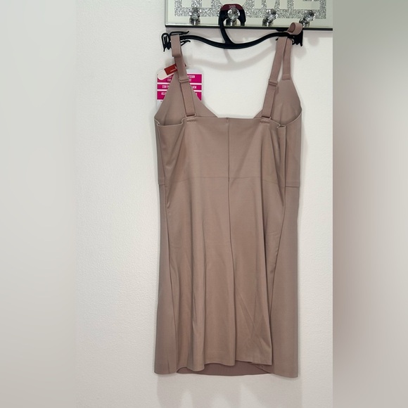 Maidenform Flexees Cami Sculpt Shapewear Tank Beige Size M Tummy Control - Picture 3 of 4